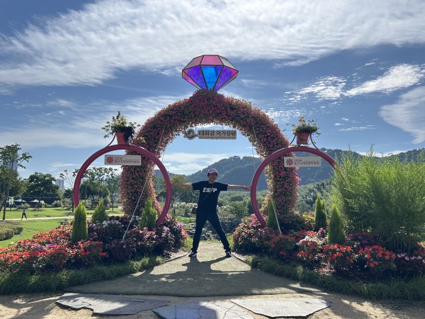 1caefe3ed02a81cd563cd3929ce0f01a_1759160